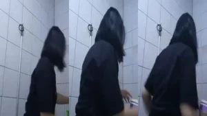 Abg Bugil Mandi Toket Kenyel 3